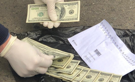 Викрили у хабарництві посадовців військкомату та сільради