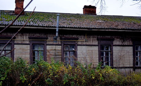 Не бараки, а станційні приміщення. Як живуть гадячани на колишній залізничній станції