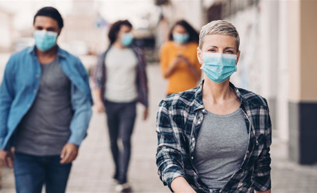 «Разрешите вас оштрафовать». В силу вступил Закон об обязательном ношении масок