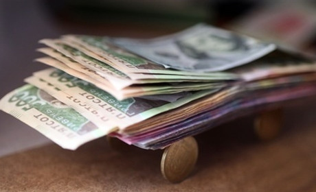 Від 1 грудня в Україні зростуть зарплати, пенсії та допомоги: кому і скільки додадуть