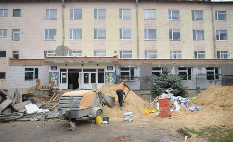 Ремонт приймального відділення у Сарнах завершать до нового року