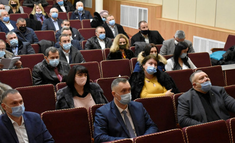 На першій сесії Жмеринської районної ради кандидату на посаду голови райради не вистачило 1 голосу