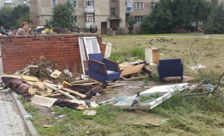 У Калуші від негабаритного сміття прибрали 26 майданчиків