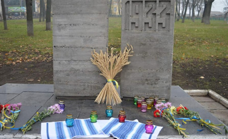 У Балті представники влади, пластуни та священники вшанували пам'ять жертв Голодомору