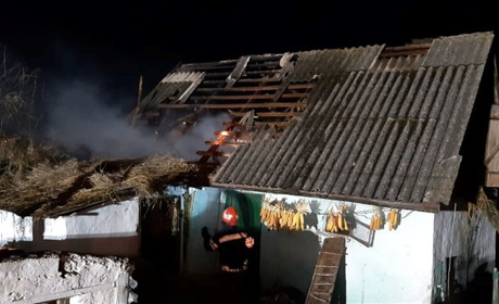 І знову нічна пожежа через замкнення електромережі.