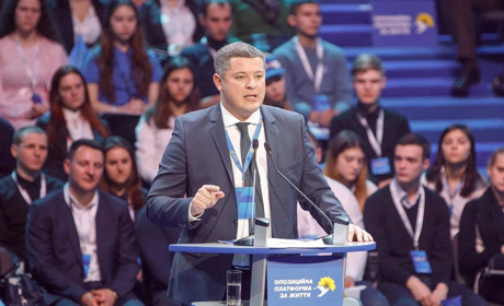 Обрано заступників голови Херсонської облради. Одним із них став Єгор Устинов 