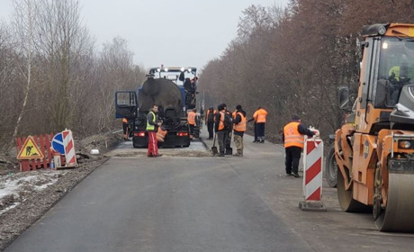 Триває ремонт дороги Старокостянтинів - Антоніни