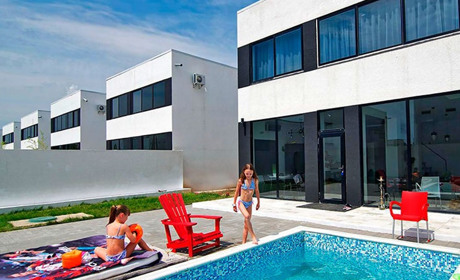 Какие виллы можно арендовать парк-отеле White Villas в Коблево?