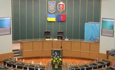 У Хмельницькому обрали голову обласної ради, а після цього усіх депутатів евакуювали