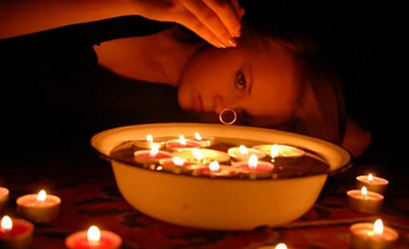 Як ворожити на Андрія: найдивніші методи ворожіння і чи дозволяє церква пророчити собі майбутнє