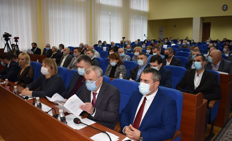 7 жінок і 27 чоловіків-депутатів віком від 25 до 73 років: хто представляє інтереси виборців