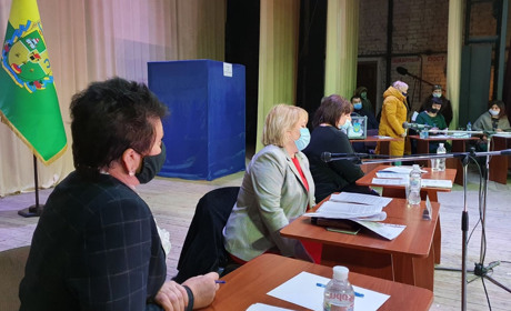 В Сватівській райраді відбулася перша сесія після об'єднання  трьох районів