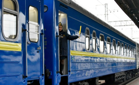 Укрзаліниця відновила рух поїзда з Маріуполя у Львів на зимові свята