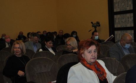 Депутати  не обрали секретаря міської ради, але з другої спроби затвердили голову бюджетної комісії