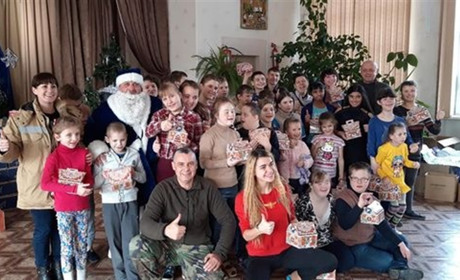 «Гостинець воїну від святого Миколая»: волонтери-афганці просять приєднатися до благодійної акції