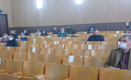 На сесії Менської міської ради обрали секретаря та затвердили заступників голови і старост