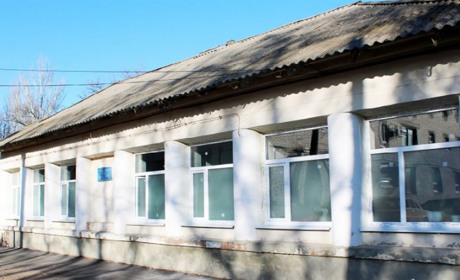 У інфекційному відділені Пологівської БЛІЛ замінили вікна та двері