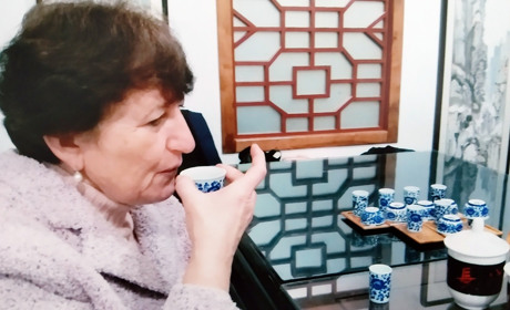 Як менянка Людмила Заїко з донькою чаювали в Пекіні