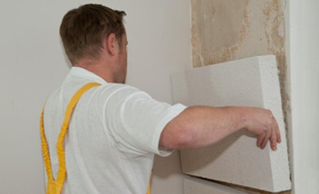 Сохраните тепло и деньги: 3 способа утепления стен в квартире 