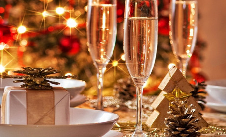 Уряд дозволив ресторанам працювати у новорічну ніч