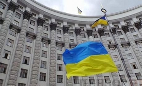 Уряд послабив у новорічну ніч карантинні обмеження для кафе та ресторанів