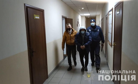 Поліцейські затримали зловмисника з Подільського району, який застрелив суперника через ревнощі