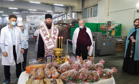 В Измаиле начали освящать рождественские калачи (видео)