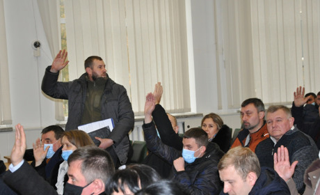 Чортківська районна рада передала майже всі комунальні установи і майно громадам