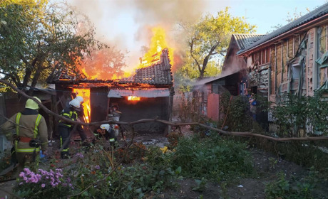 Пожежі, травми та небезпечні знахідки – від чого рятували надзвичайники мешканців Конотопщини