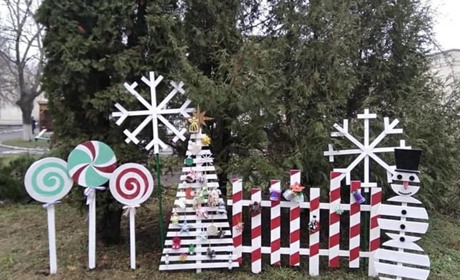 Святкові ранки, казкові герої та фотозона: так у садочку «Чебурашка» зустріли Новий рік