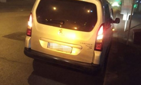 В Івано-Франківську 23-річний водій-порушник підкинув у поліцейську машину 600 гривень