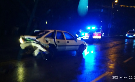 У Калуші на вулиці Євшана зіткнулися два автомобілі  Audi A6 та Opel Vectra: троє людей травмовані 