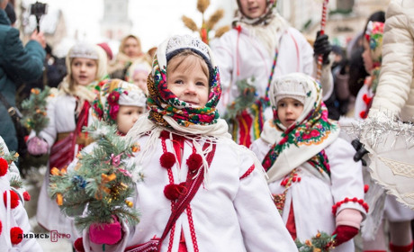 Первомайчани, нумо колядувати!