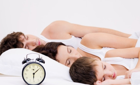 Як повернути здоровий сон після новорічних свят: 5 простих правил