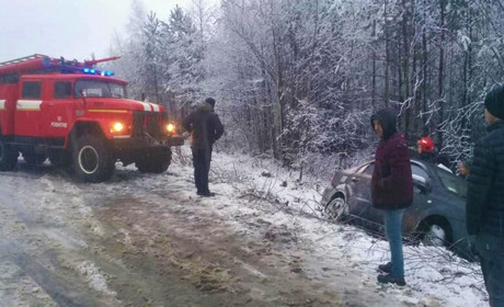 Аварія та пожежа: де працювали надзвичайники в Сарненському районі на Різдво