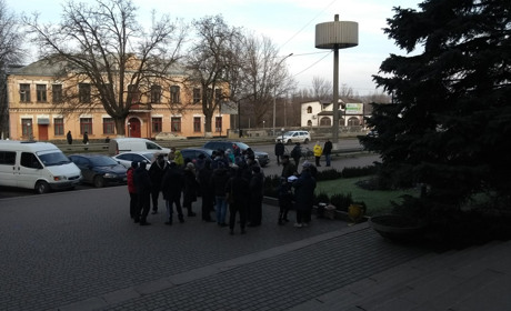 Мітинг проти підвищення тарифів на комунальні послуги у Первомайську: активісти висунули вимоги