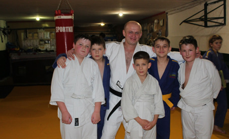 В Тато-Хабі діти разом з татами засвоюють уроки майстерності з дзюдо