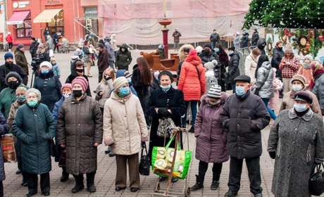 Допоможіть зібрати продуктові набори для одиноких людей похилого віку 