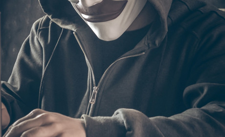 Фейки про забруднену воду, вертоліт та чудо-ліки:  як не потрапити в інформаційну пастку