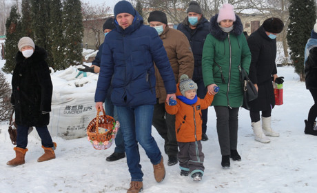 Хрещенські морози не завадили старокостянтинівцям освятити воду (Фото)