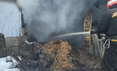 Рятувальники б'ють на сполох: знову пожежа через несправність печі 