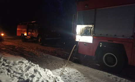 Жінка сушила дрова на печі: така необачність призвела до пожежі у будинку