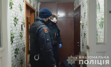 У Одесі молодик вчинив подвійне вбивство і ходив по вулиці з відрізаною головою людини (ВІДЕО)