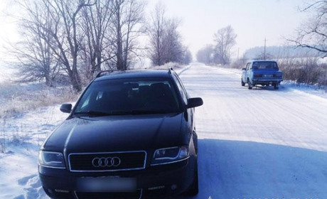 Поліція Полтавщини встановлює осіб, які незаконного заволоділи двома автомобілями