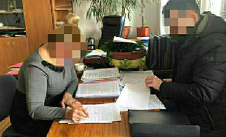 Чиновницю міськради можуть відсторонити від посади: її підозрюють у зловживанні службовим становищем