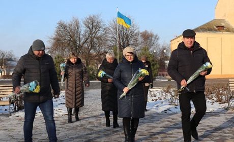 В День Соборності в Нижніх Сірогозах вшанували борців за незалежність України