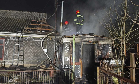 Коротке замкнення електромережі: у Старокостянтинові горів будинок