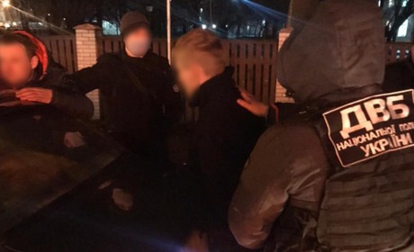 Ніжинських поліцейських викрили на збуті марихуани та амфетаміну