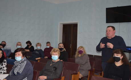 Як голосували депутати Нижньосірогозької селищної ради за комунальні, земельні і транспортні питання