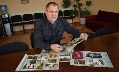 Анатолій Брик виставляє у фейсбуці колишні фотографії та веде фотощоденник